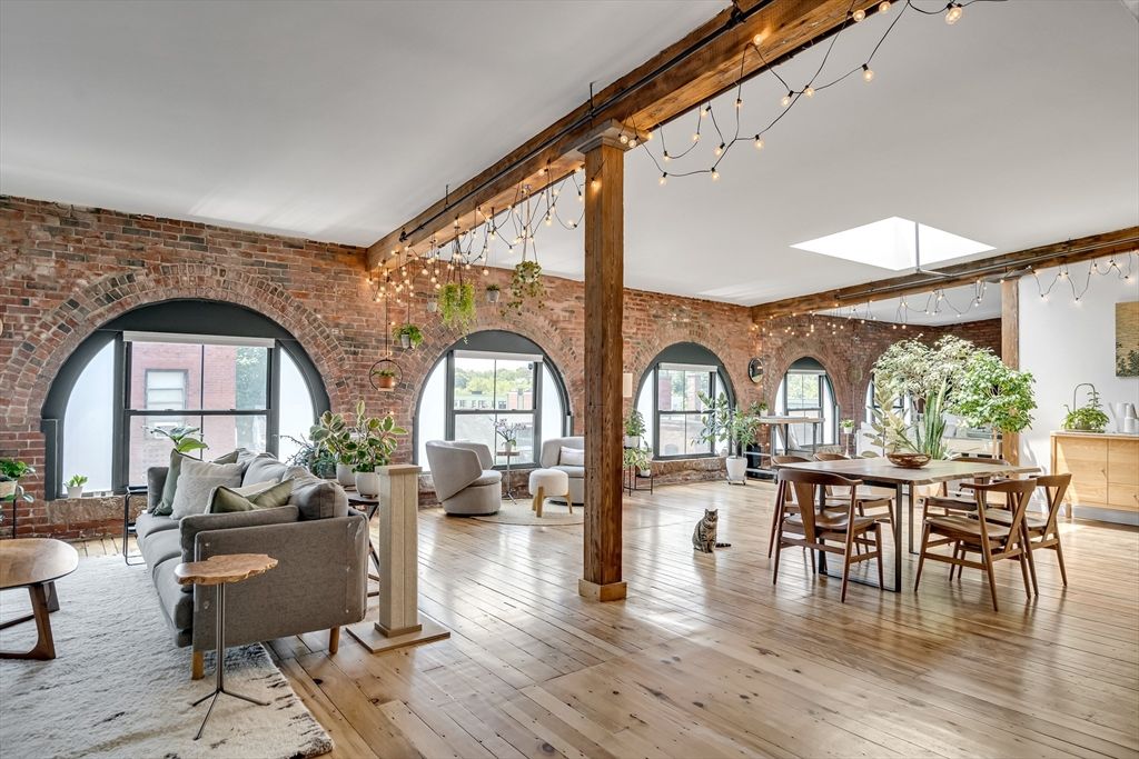 172-178 Green Street 12, Boston, MA 02130