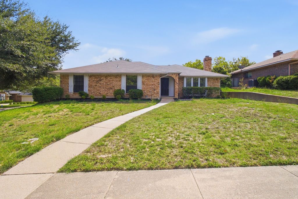 438 Blueridge Drive, Duncanville, TX 75137 — exterior