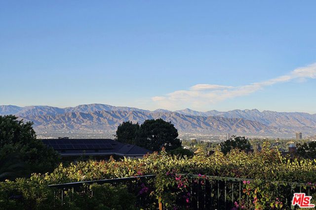 12145 Summit Court, Beverly Hills, CA 90210