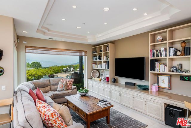 12145 Summit Court, Beverly Hills, CA 90210