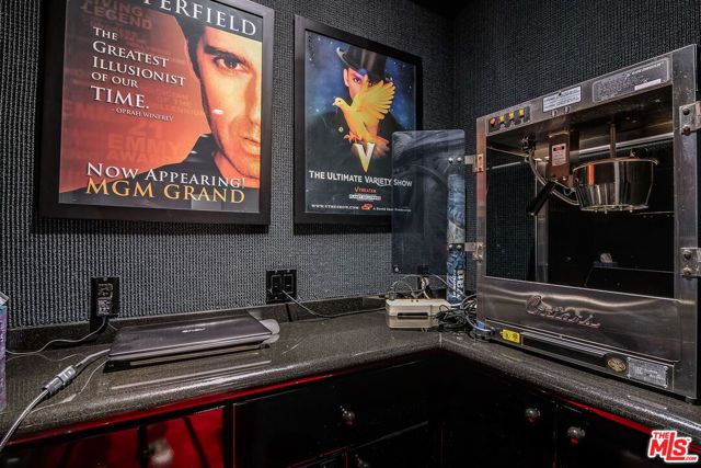 12145 Summit Court, Beverly Hills, CA 90210