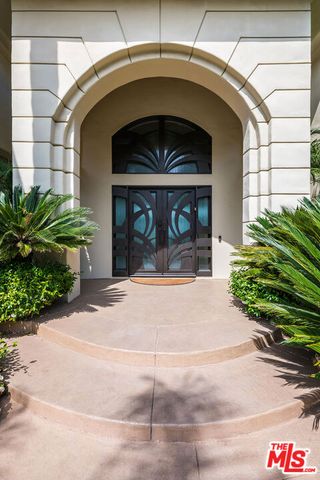 12145 Summit Court, Beverly Hills, CA 90210