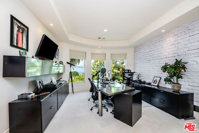 12145 Summit Court, Beverly Hills, CA 90210