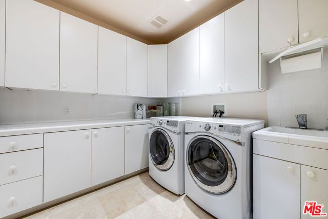 12145 Summit Court, Beverly Hills, CA 90210