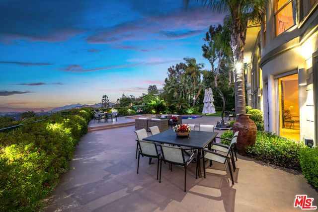 12145 Summit Court, Beverly Hills, CA 90210