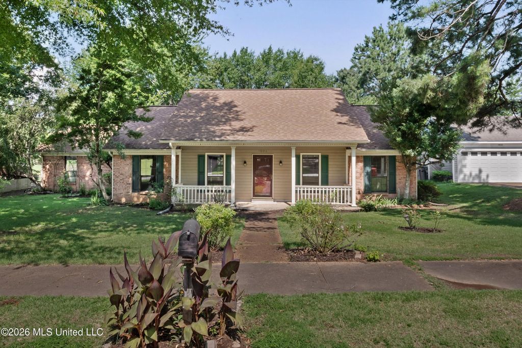 1023 Hunters Point Drive, Cordova, TN 38018 — exterior