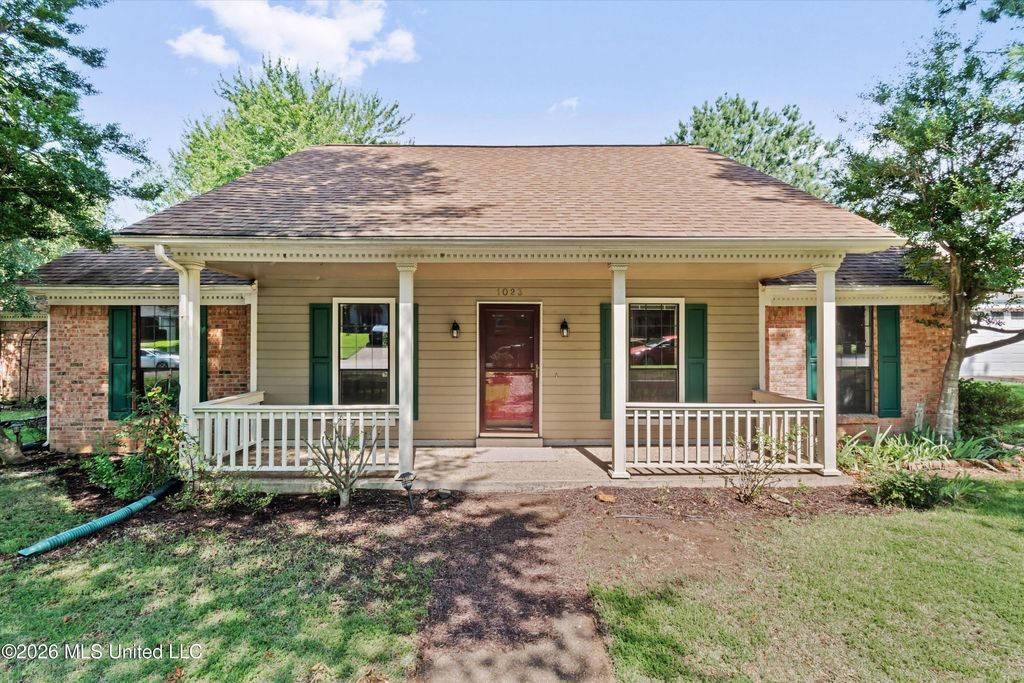 1023 Hunters Point Drive, Cordova, TN 38018 — photo 2