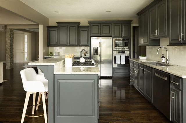 9519 W 151st Terrace, Overland Park, KS 66221