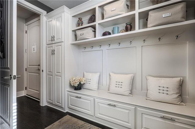 9519 W 151st Terrace, Overland Park, KS 66221