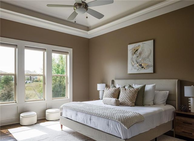 9519 W 151st Terrace, Overland Park, KS 66221