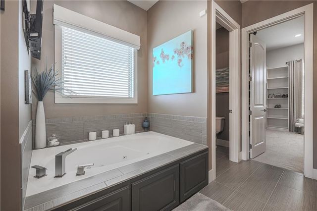 9519 W 151st Terrace, Overland Park, KS 66221