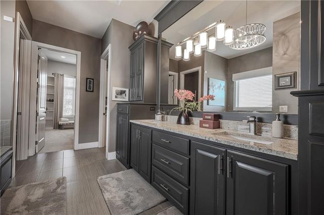 9519 W 151st Terrace, Overland Park, KS 66221