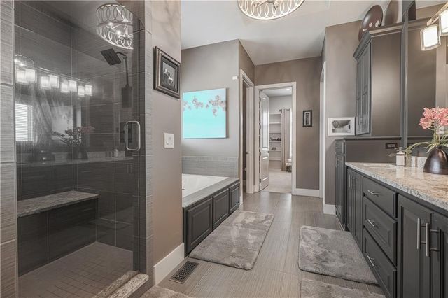 9519 W 151st Terrace, Overland Park, KS 66221