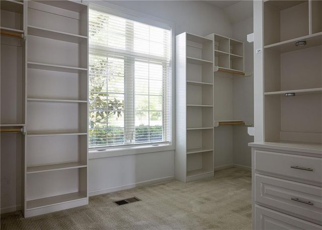 9519 W 151st Terrace, Overland Park, KS 66221