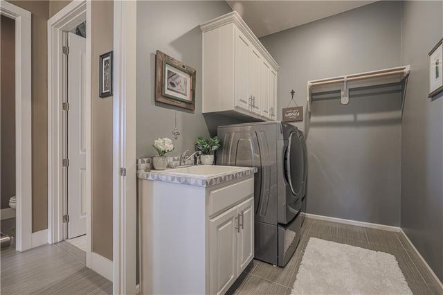 9519 W 151st Terrace, Overland Park, KS 66221