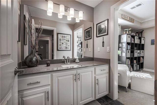 9519 W 151st Terrace, Overland Park, KS 66221