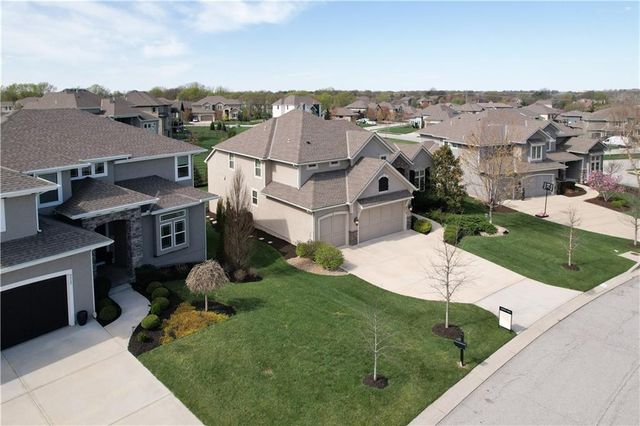 9519 W 151st Terrace, Overland Park, KS 66221