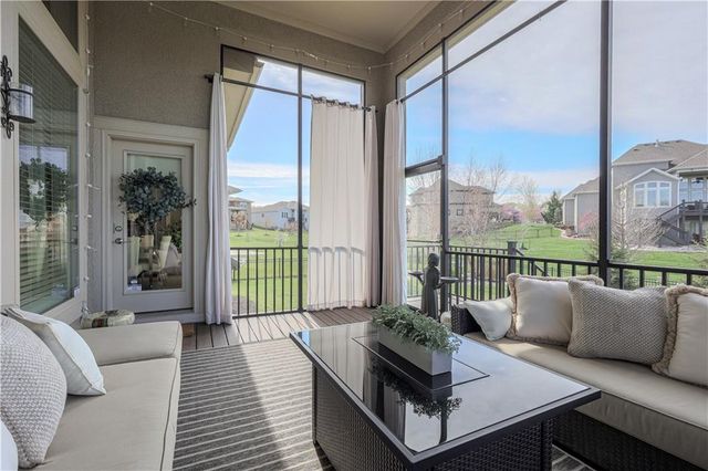 9519 W 151st Terrace, Overland Park, KS 66221