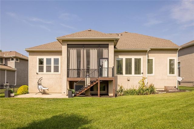 9519 W 151st Terrace, Overland Park, KS 66221