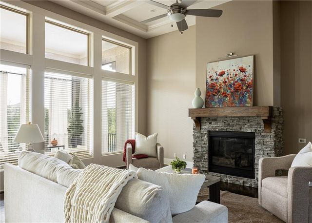 9519 W 151st Terrace, Overland Park, KS 66221