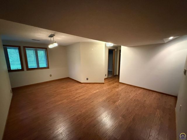 4224 SW Colly Creek DR, Topeka, KS 66610