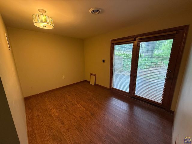 4224 SW Colly Creek DR, Topeka, KS 66610
