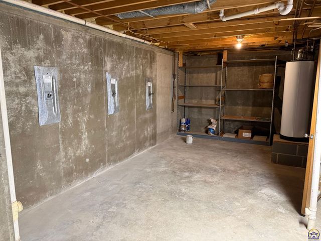 4224 SW Colly Creek DR, Topeka, KS 66610