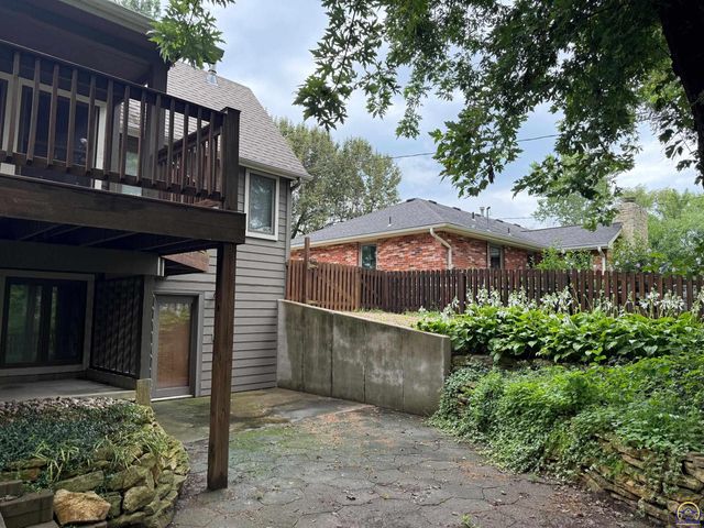 4224 SW Colly Creek DR, Topeka, KS 66610