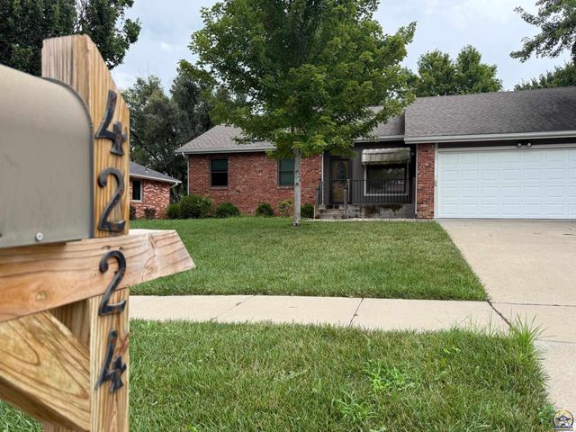 4224 SW Colly Creek DR, Topeka, KS 66610