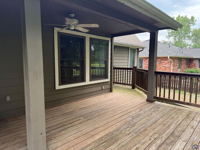 4224 SW Colly Creek DR, Topeka, KS 66610
