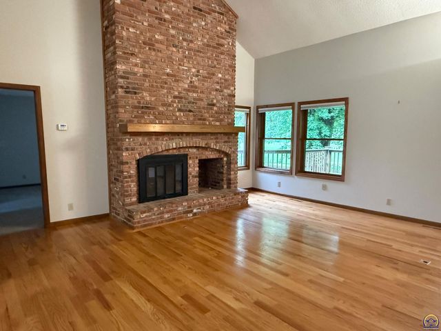 4224 SW Colly Creek DR, Topeka, KS 66610