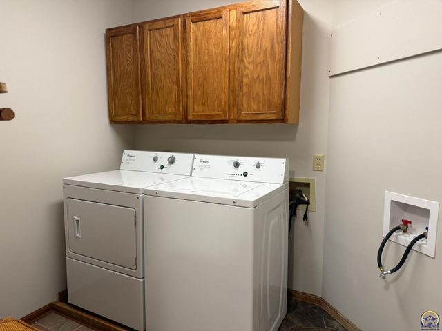 4224 SW Colly Creek DR, Topeka, KS 66610