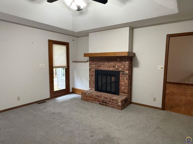 4224 SW Colly Creek DR, Topeka, KS 66610