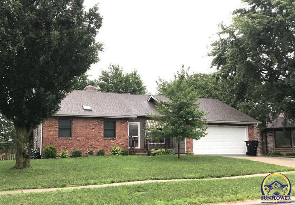 4224 SW Colly Creek DR, Topeka, KS 66610