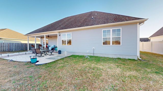 110 Paddle Trail Lane, Swansboro, NC 28584