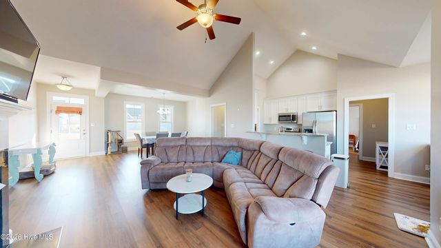 110 Paddle Trail Lane, Swansboro, NC 28584