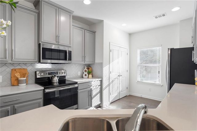 5578 Oak Bend Place, Lithonia, GA 30058