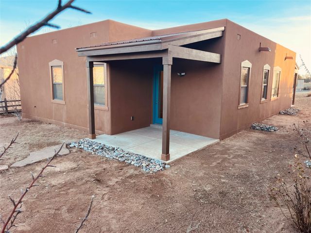 1649 Placita De Luna, Santa Fe, NM 87506