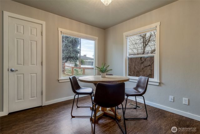 415 SE 5th Street, College Place, WA 99324