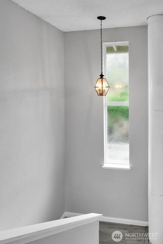 184 SW 200th Street, Normandy Park, WA 98166