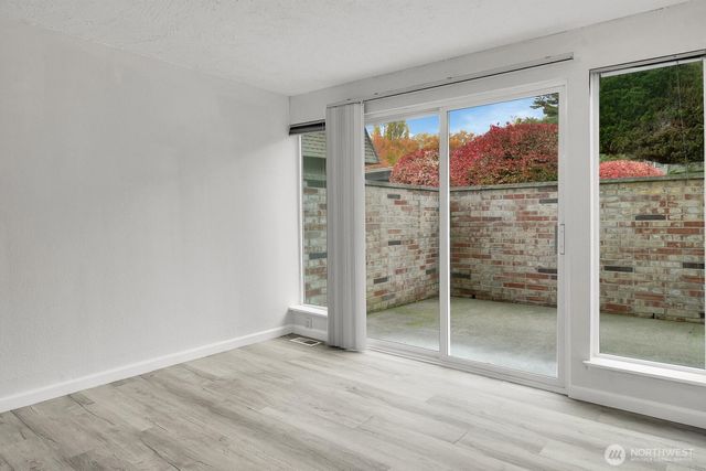 184 SW 200th Street, Normandy Park, WA 98166