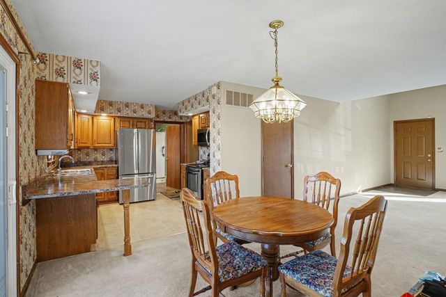 1521 Kentfield Way Apt 4, Goshen, IN 46526