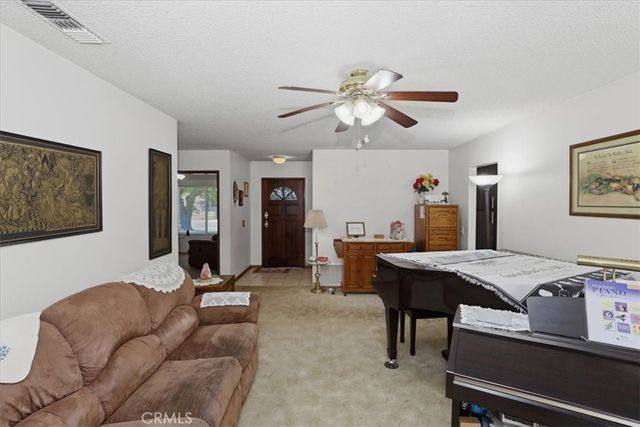 6916 Lincoln Avenue, Riverside, CA 92506