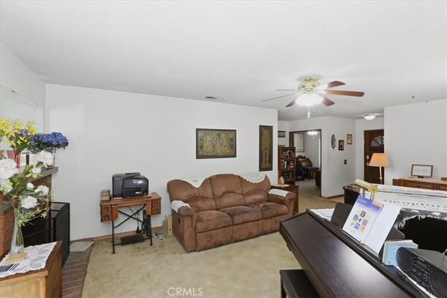 6916 Lincoln Avenue, Riverside, CA 92506