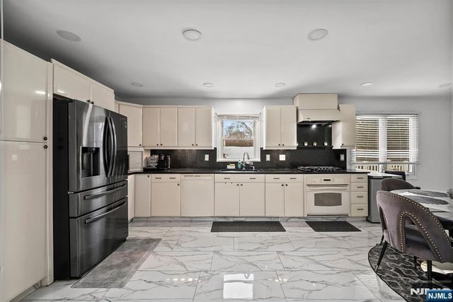 201 Newark Pompton Turnpike, Wayne, NJ 07470