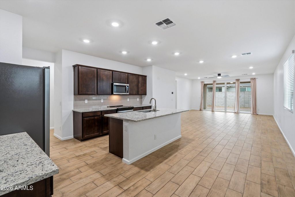 18148 W DALEY Lane, Surprise, AZ 85387 — photo 5