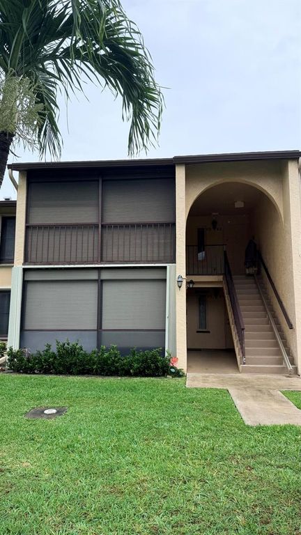 813 Sky Pine Way F2, Greenacres, FL 33415