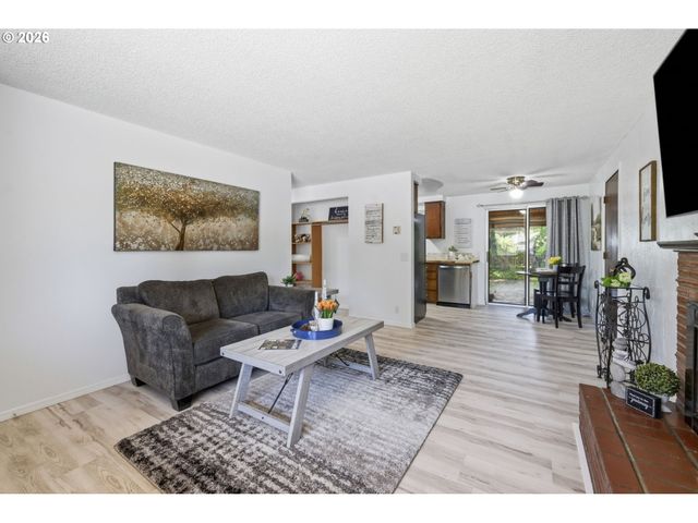 2250 W IRWIN Way, Eugene, OR 97402