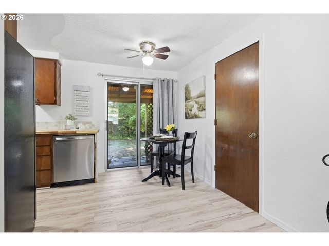 2250 W IRWIN Way, Eugene, OR 97402