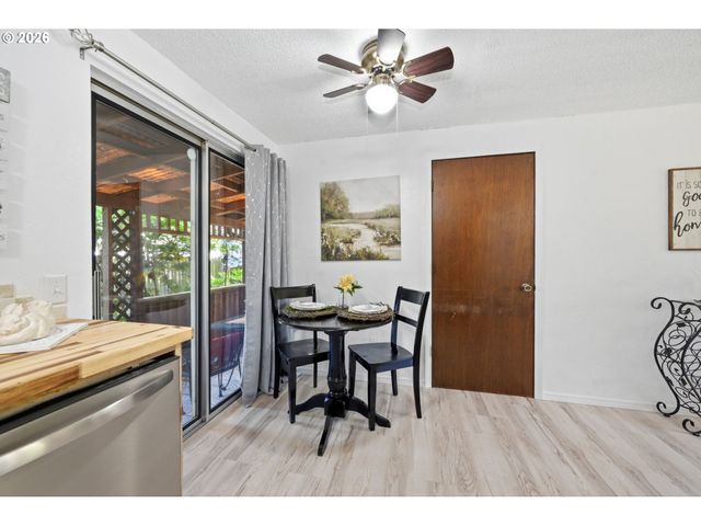 2250 W IRWIN Way, Eugene, OR 97402